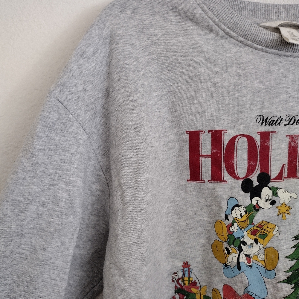 H&M Disney Mickey And Friends Festive Gray and Red Holiday Sweatshirt Medium - Picture 7 of 12